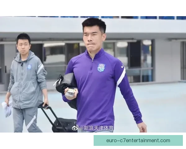 王秋明津门虎后排插上成进攻利器带动中场提速掀起反击风暴助力争胜